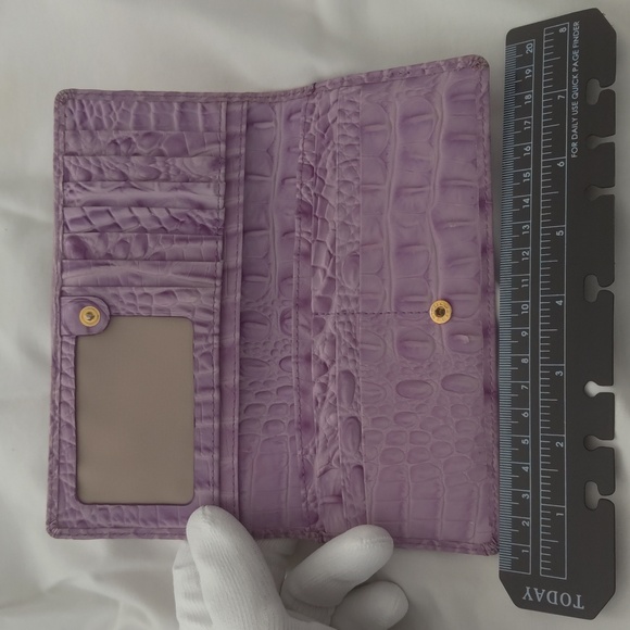 Brahmin Ady Leather Wallet Lavender Melbourne Genuine Leather Wallet WOW! - Picture 2 of 4